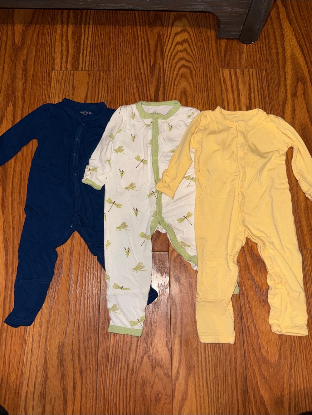 3 kyte baby rompers